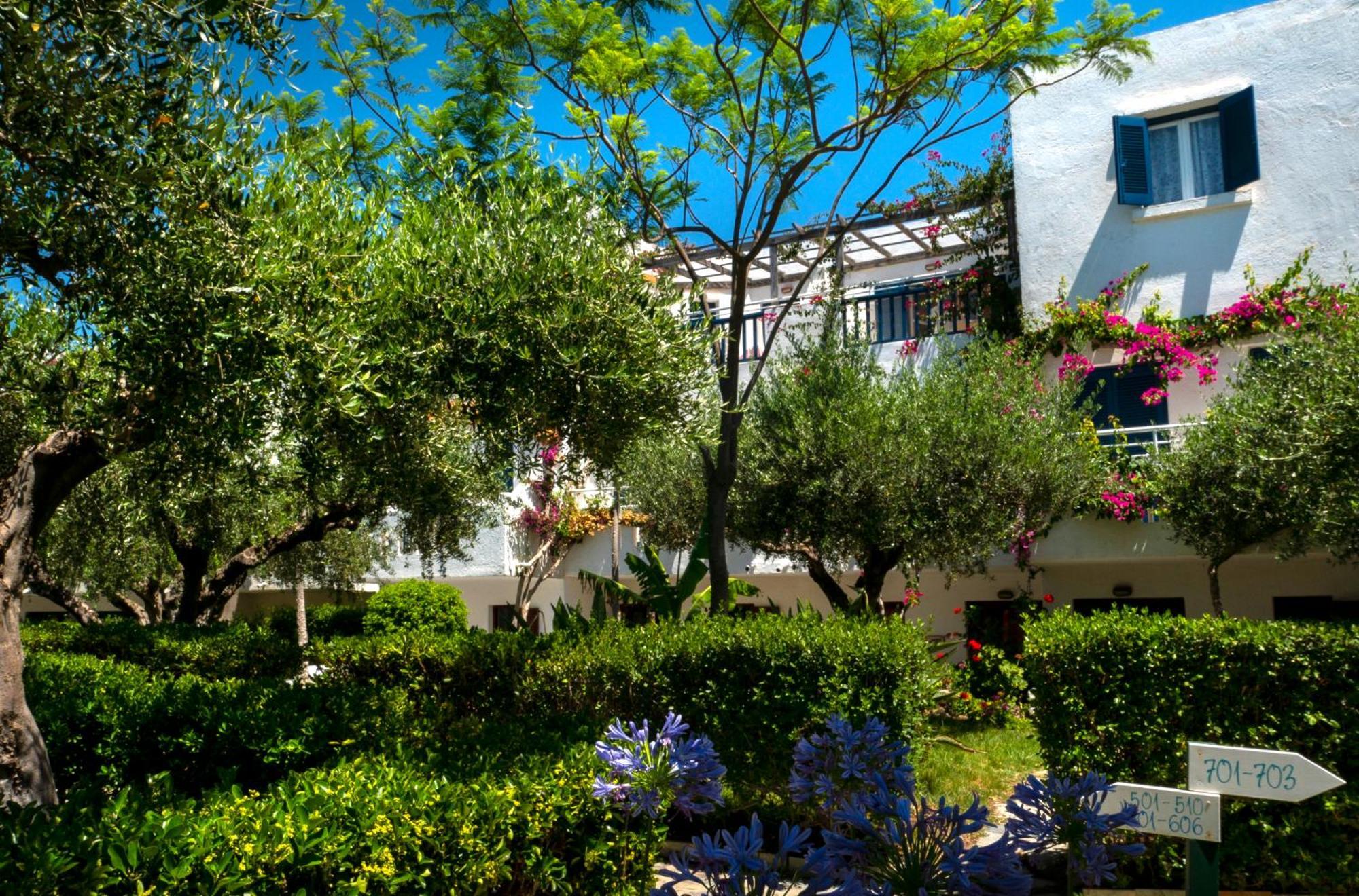 Villea Village Makrýgialos Eksteriør bilde