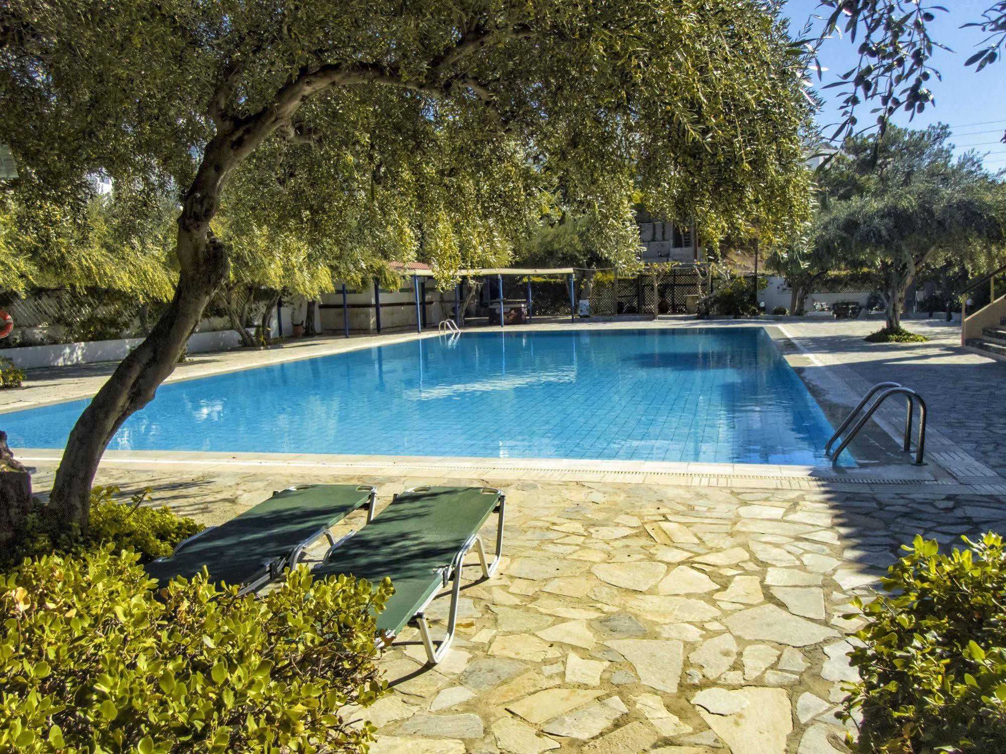 Villea Village Makrýgialos Eksteriør bilde